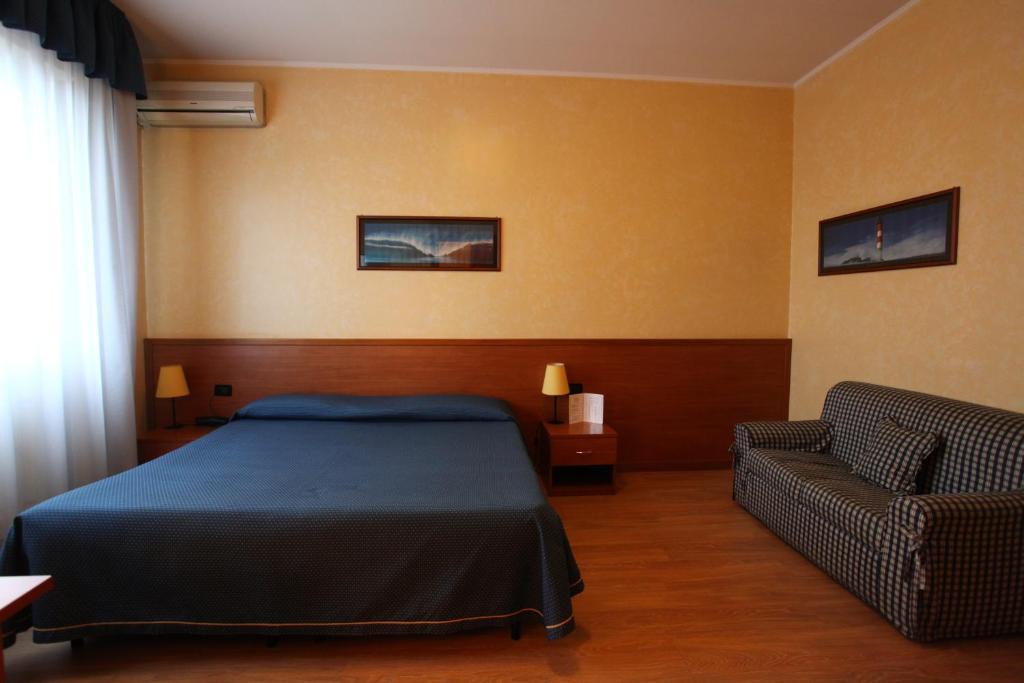 Hotel Lincoln Cinisello Balsamo Habitación foto