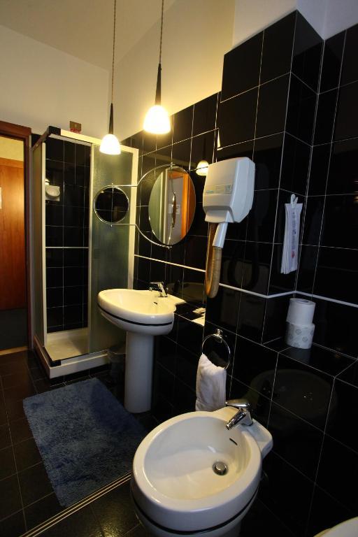Hotel Lincoln Cinisello Balsamo Habitación foto